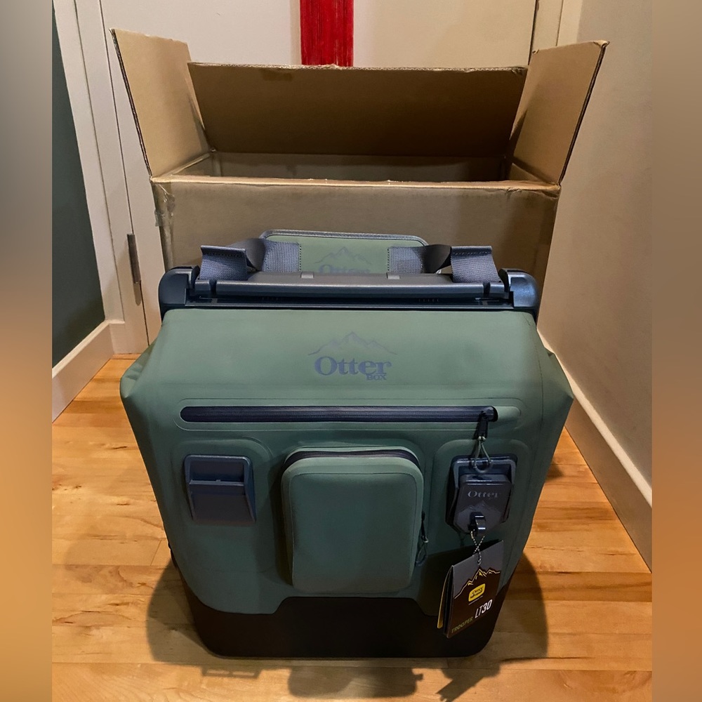 Otterbox Trooper LT 30 soft backpack cooler w/ shoulder straps. BRAND NEW IN BOX